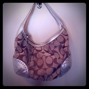 🪁2/$40 Coach Signature Pleated Ergo Hobo